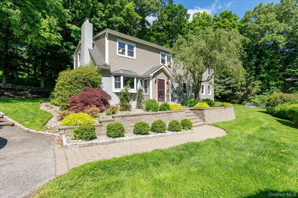 Photo of 472 Union Valley Road, Mahopac, NY 10541 (MLS # 987595)