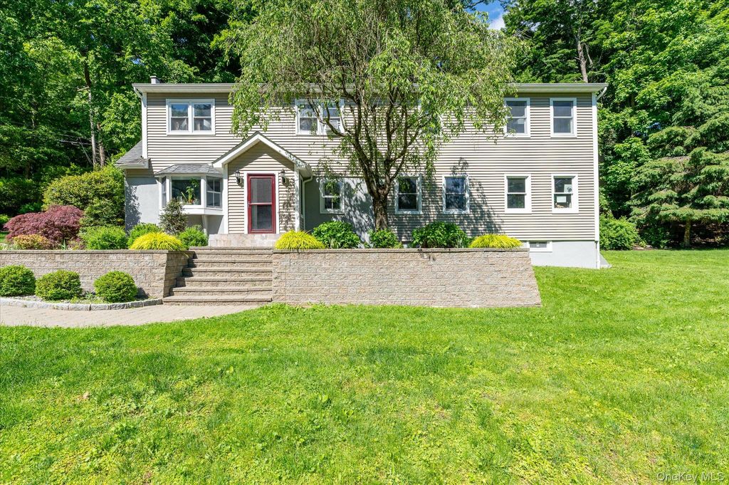 Photo of 472 Union Valley Road, Mahopac, NY 10541 (MLS # 987595)