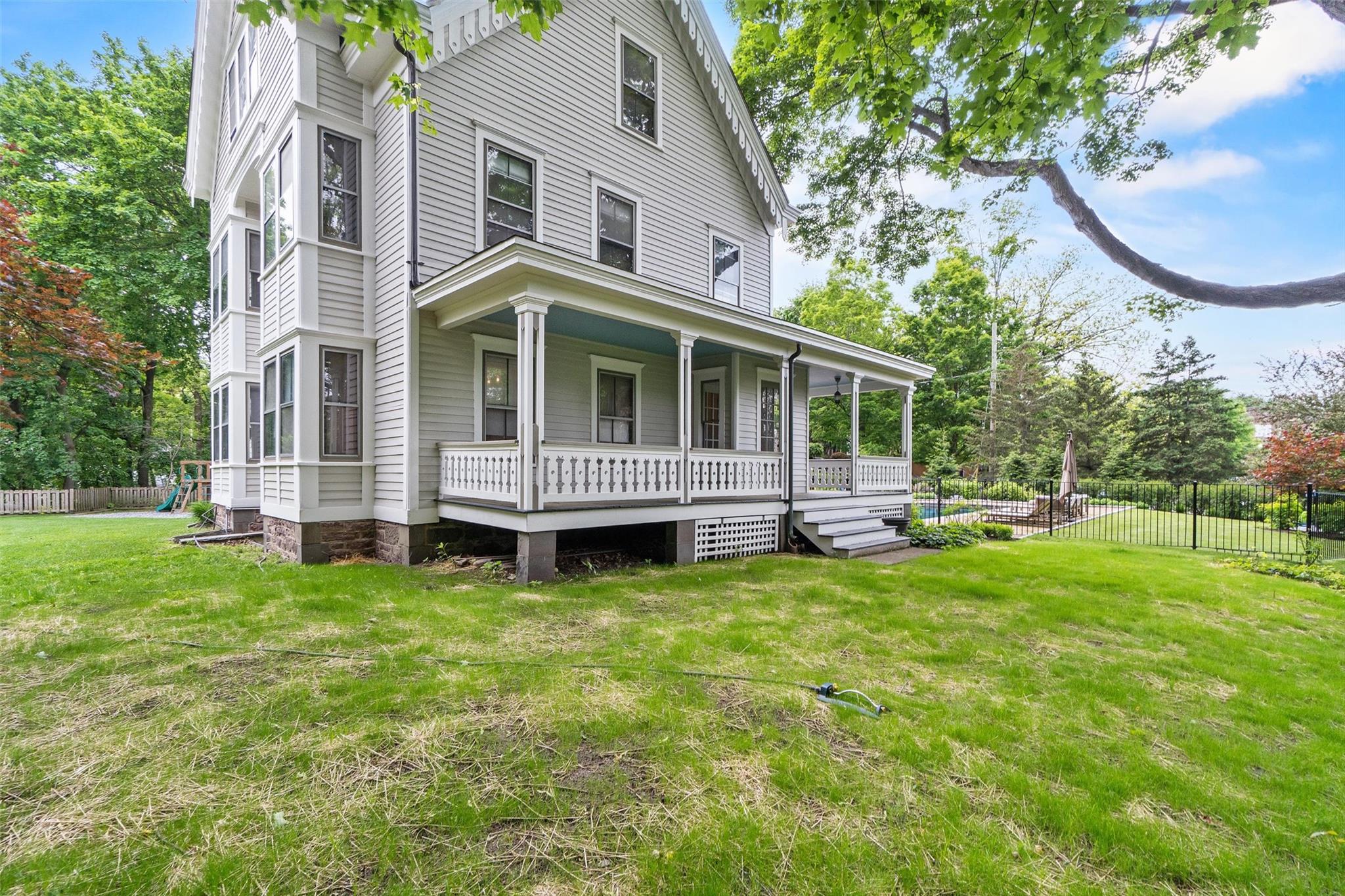 14 Smith Clove Road