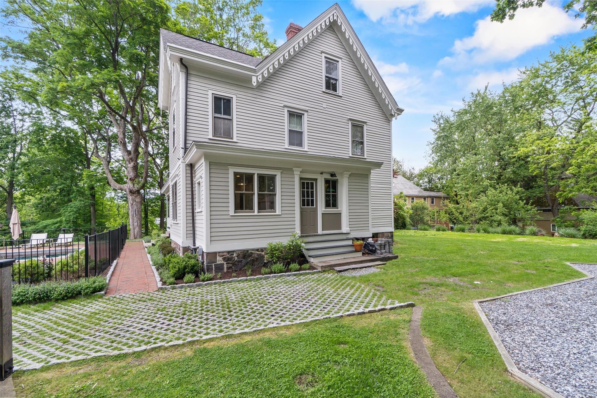 14 Smith Clove Road