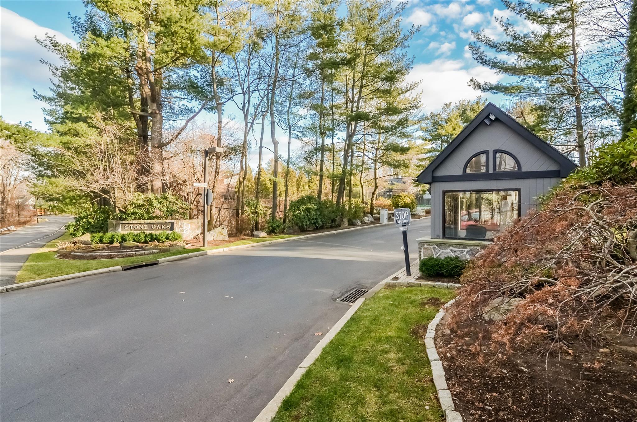 133 Stone Oaks Drive, Hartsdale, New York image 31