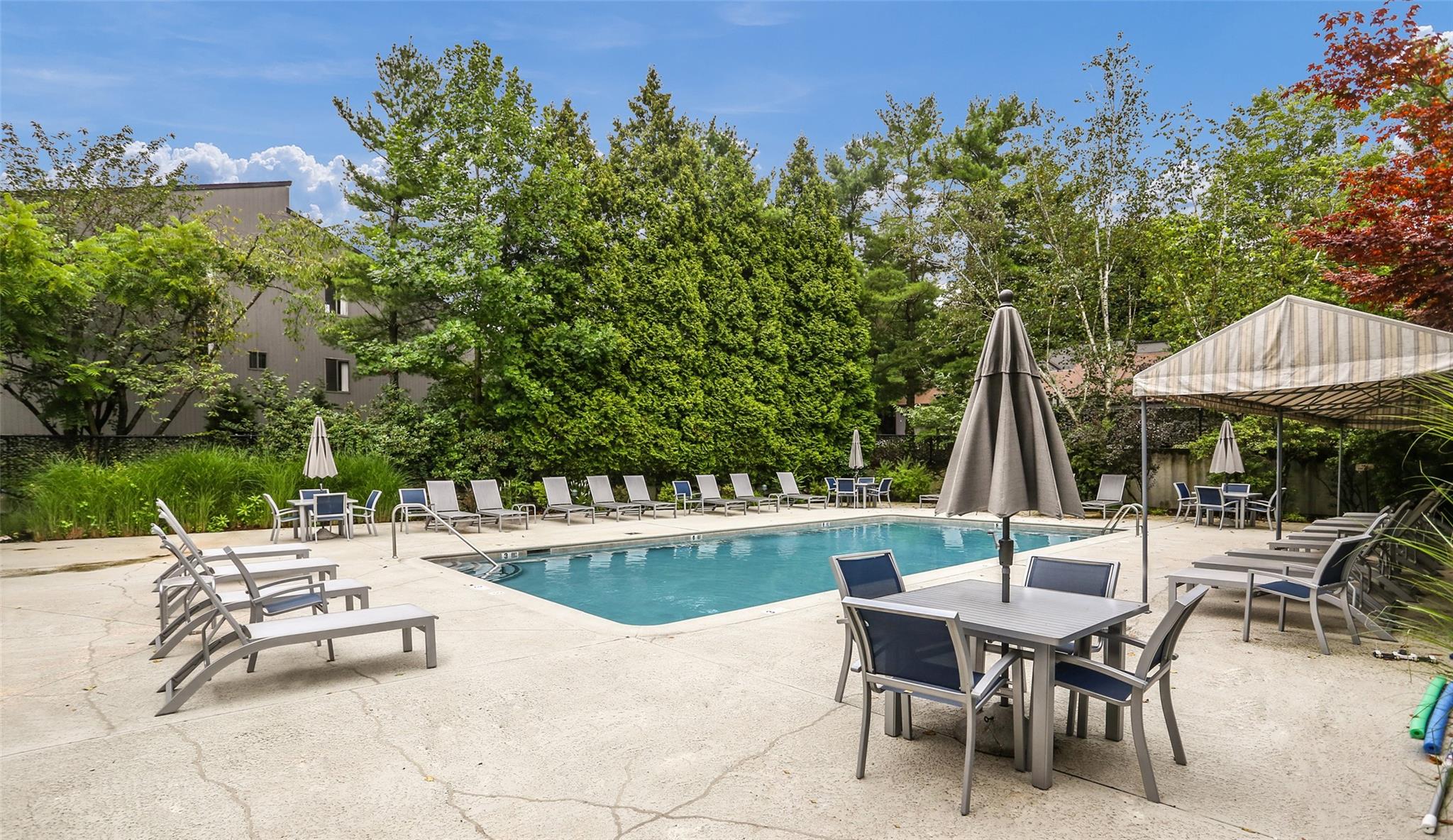 133 Stone Oaks Drive, Hartsdale, New York image 24