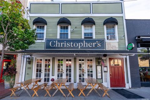 8 Wall Street Huntington NY 11743