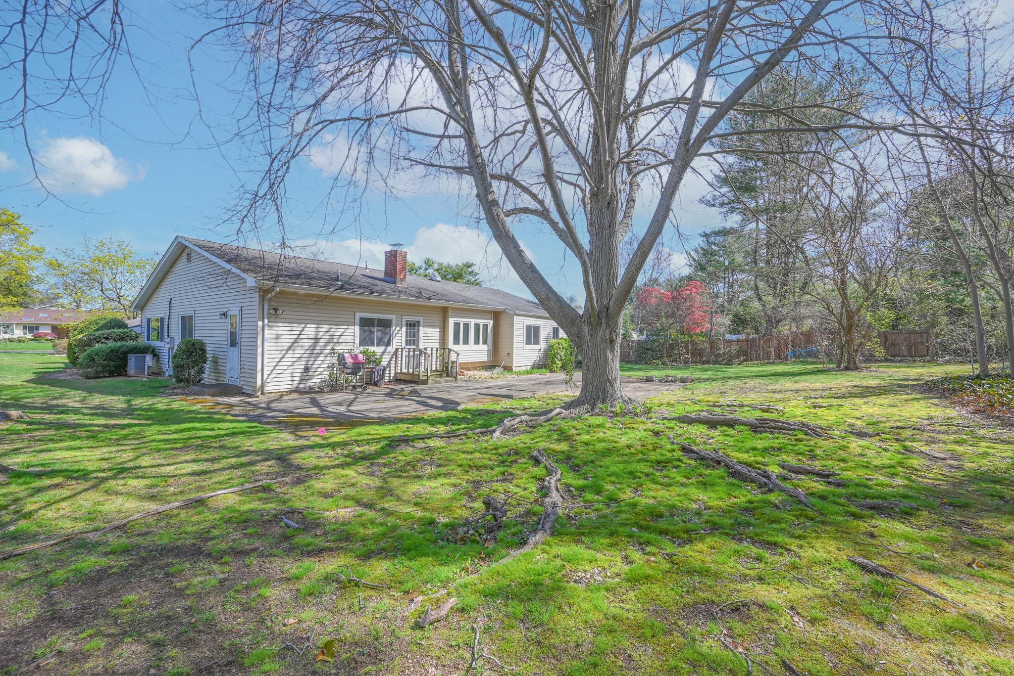 65 Thadford Street, East Northport, New York image 6