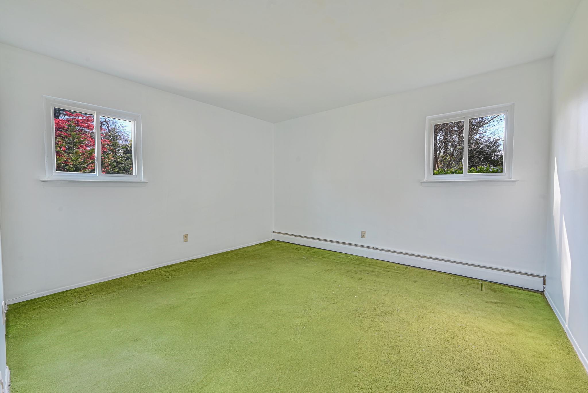 65 Thadford Street, East Northport, New York image 17