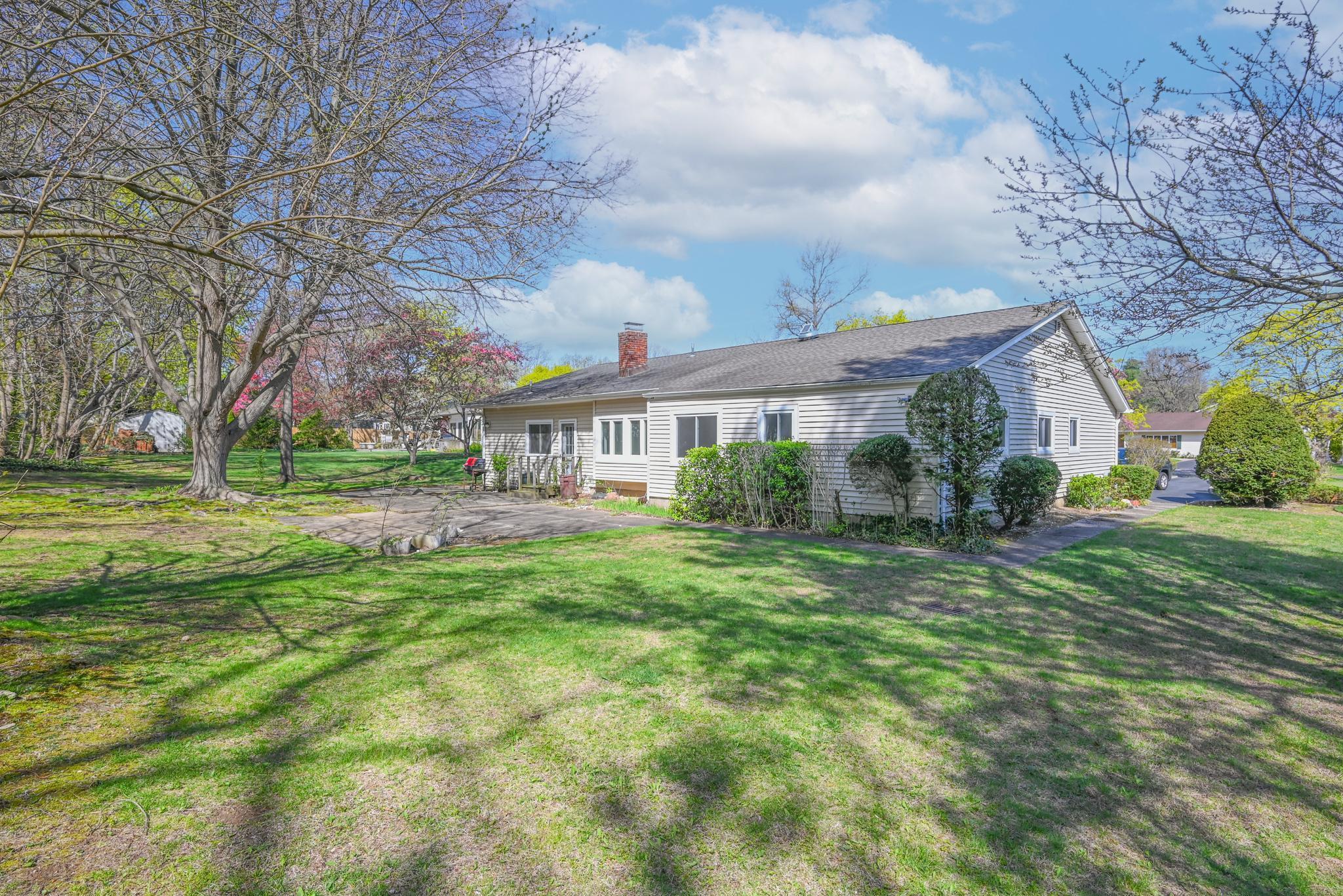 65 Thadford Street, East Northport, New York image 4