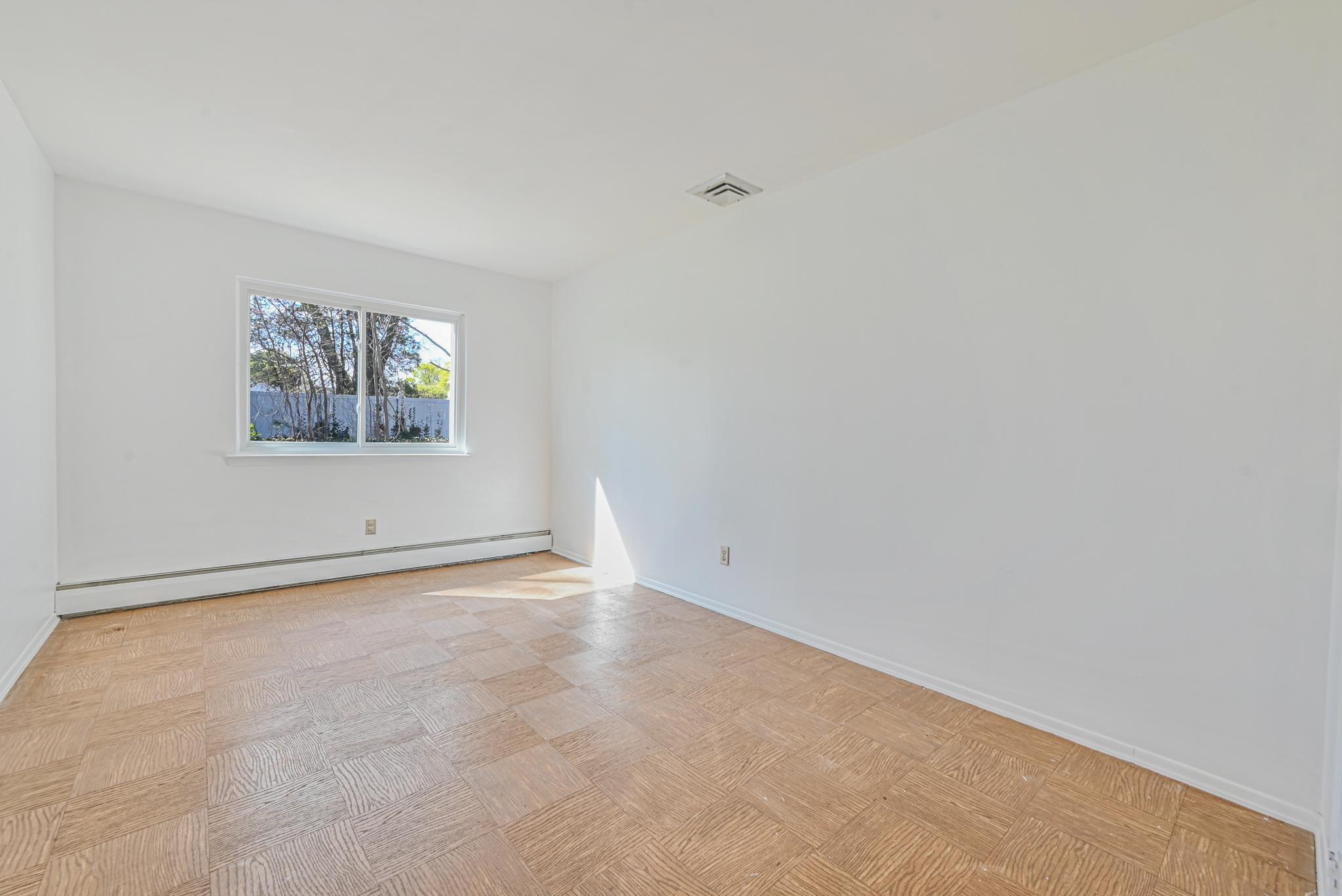 65 Thadford Street, East Northport, New York image 18