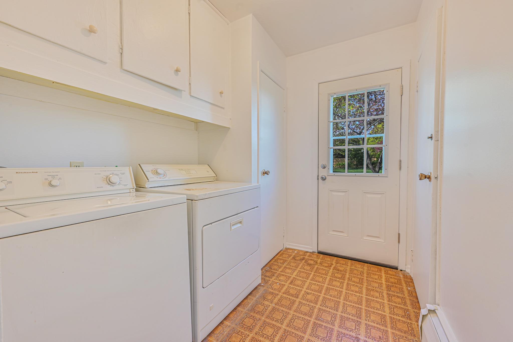 65 Thadford Street, East Northport, New York image 16