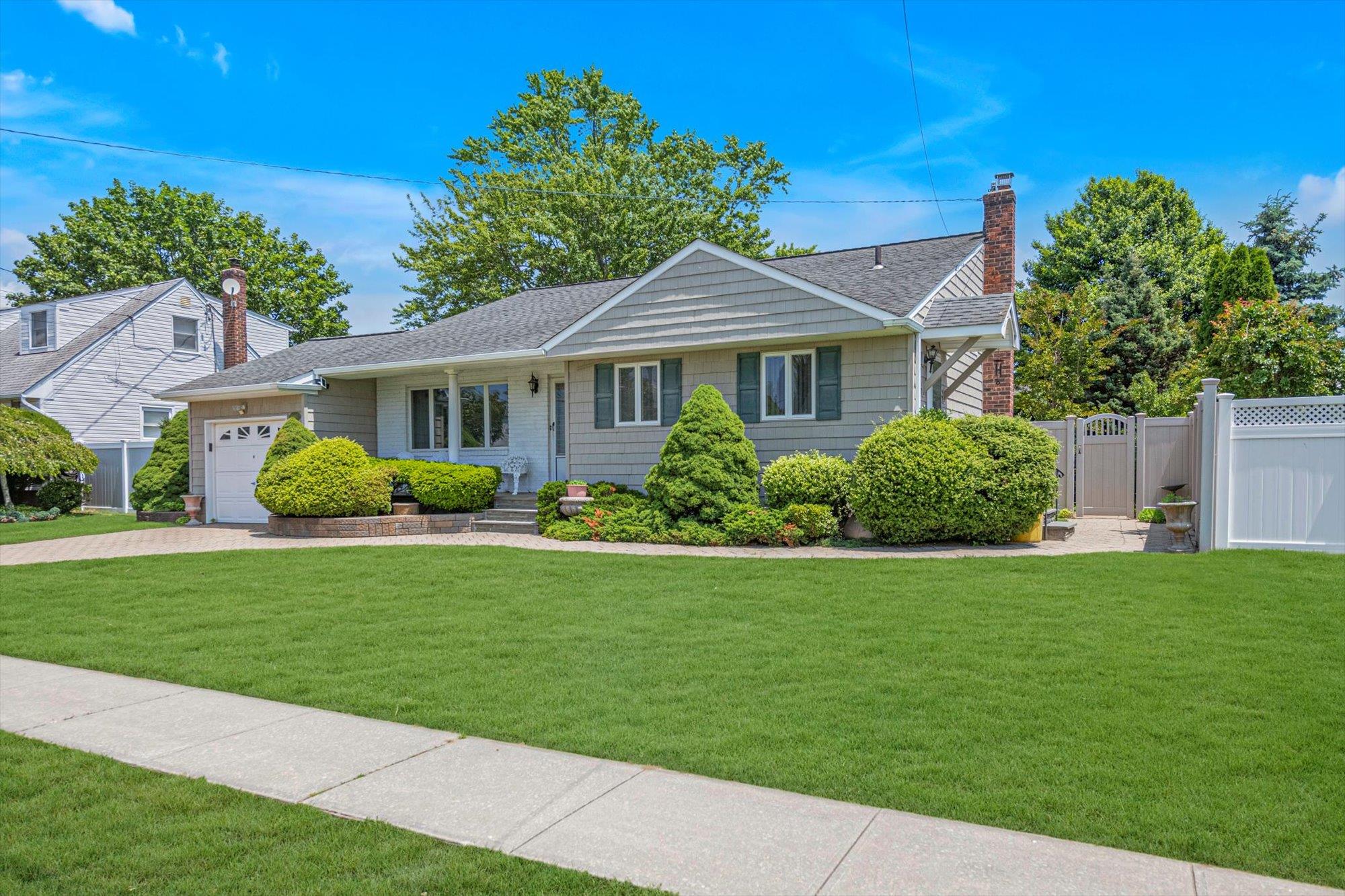 116 Intervale Avenue, Farmingdale, New York image 20