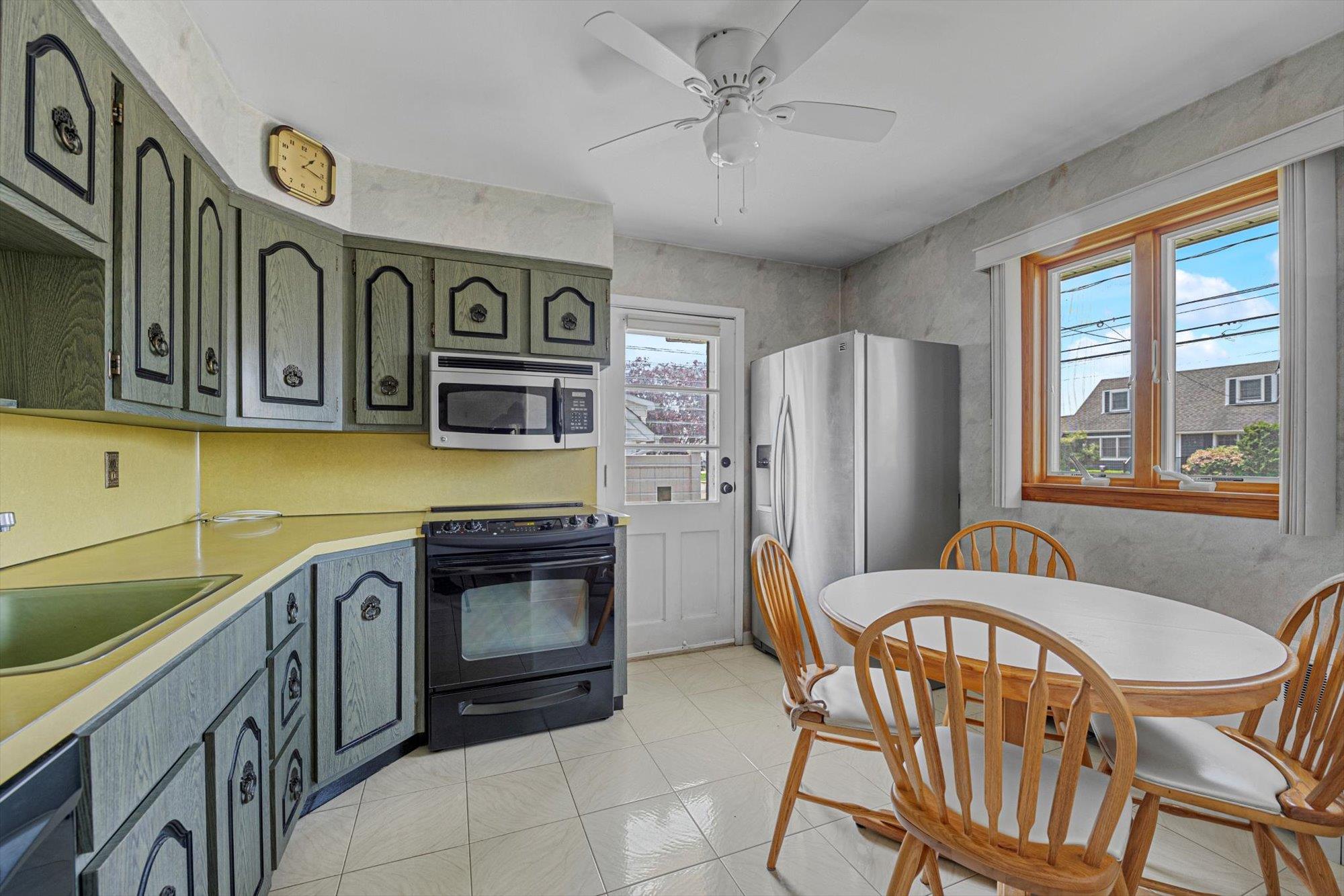 116 Intervale Avenue, Farmingdale, New York image 7