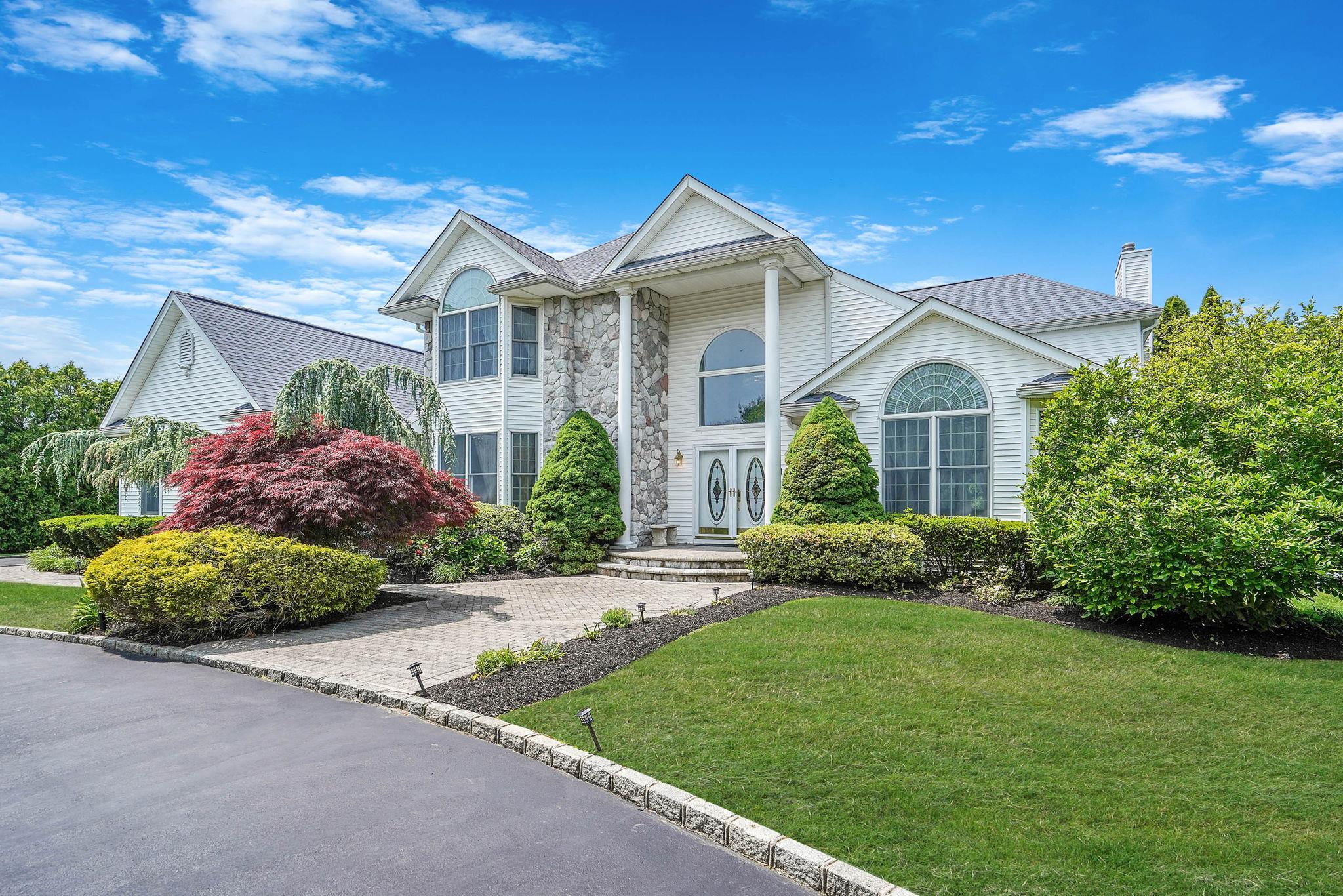 32 Casey Lane, Mount Sinai, New York image 1