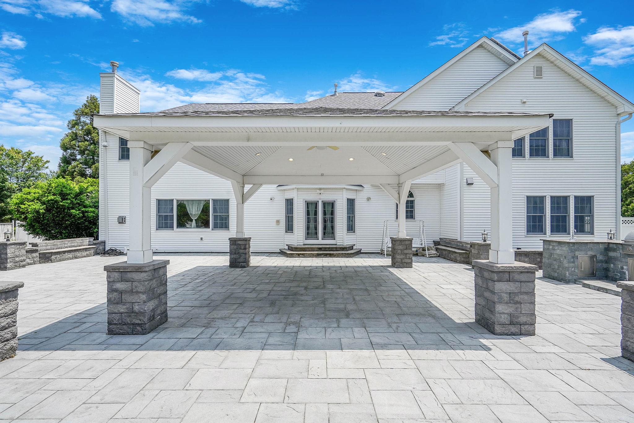 32 Casey Lane, Mount Sinai, New York image 37
