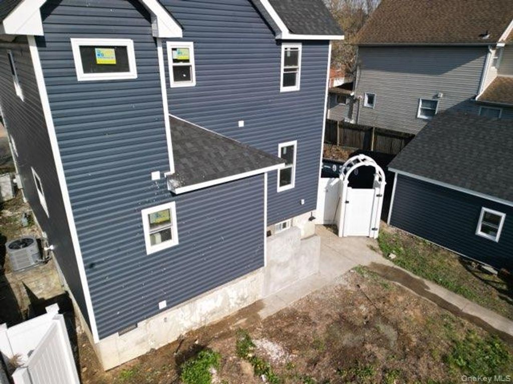 Photo of 21 Randall Avenue, Lynbrook, NY 11563 (MLS # 988201)