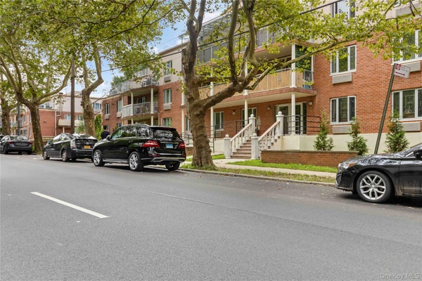 6434 GRAND CENTRAL PKWY APT 1E, FOREST HILLS, NY 11375 - Image a8fe4b0e9ea0aecea6777295ea9f6fa3/4218732696