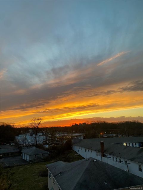 Homes For Sale - 1015 Old Post Road #3N<br/> Mamaroneck, NY 10543