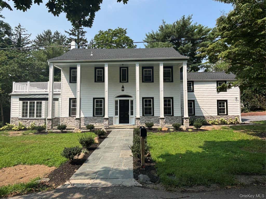 Photo of 28 Wayaawi Avenue, Bayville, NY 11709 (MLS # 1037014)