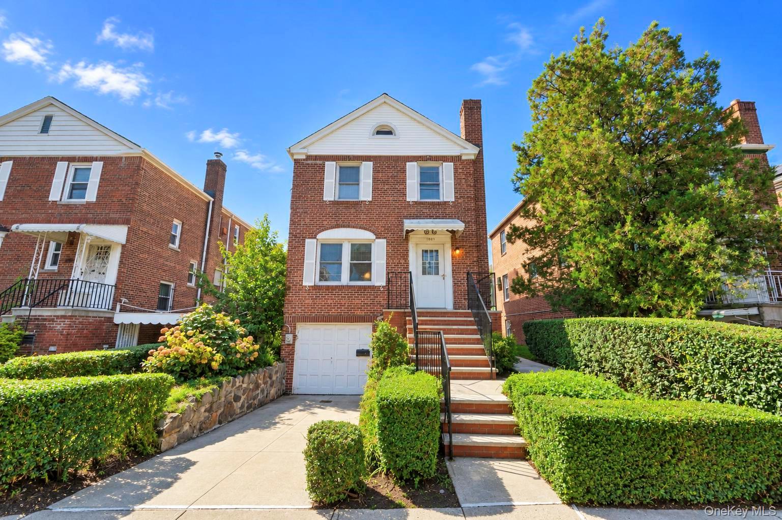 1845 Hering Avenue - Photo 2