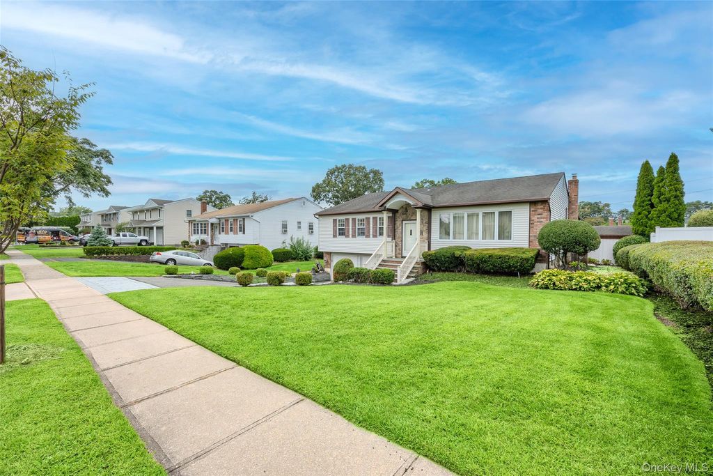 Photo of 3 Louis Place, Nesconset, NY 11767 (MLS # 965455)