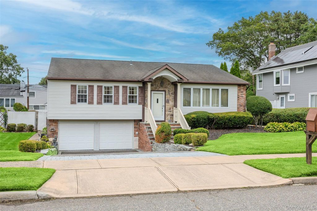 Photo of 3 Louis Place, Nesconset, NY 11767 (MLS # 965455)