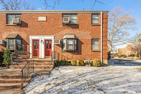 16-02 160th Street Unit 6-81, New York, NY 11357 - #: 835201