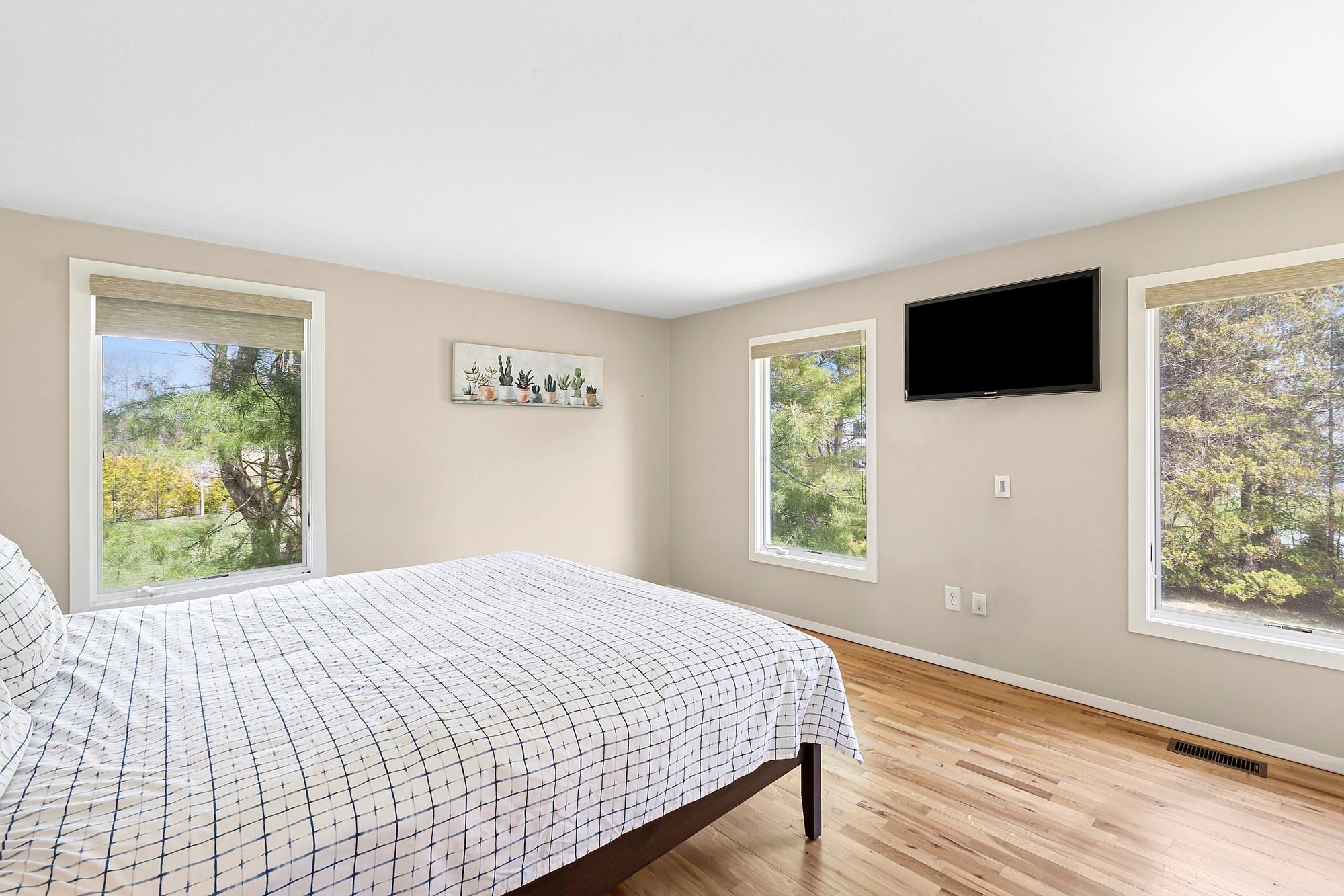 39 Tanners Neck Lane, Westhampton, New York image 5