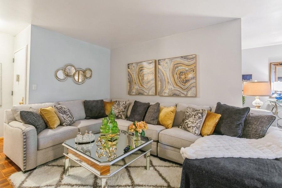 8 Fordham Hill Oval 10A