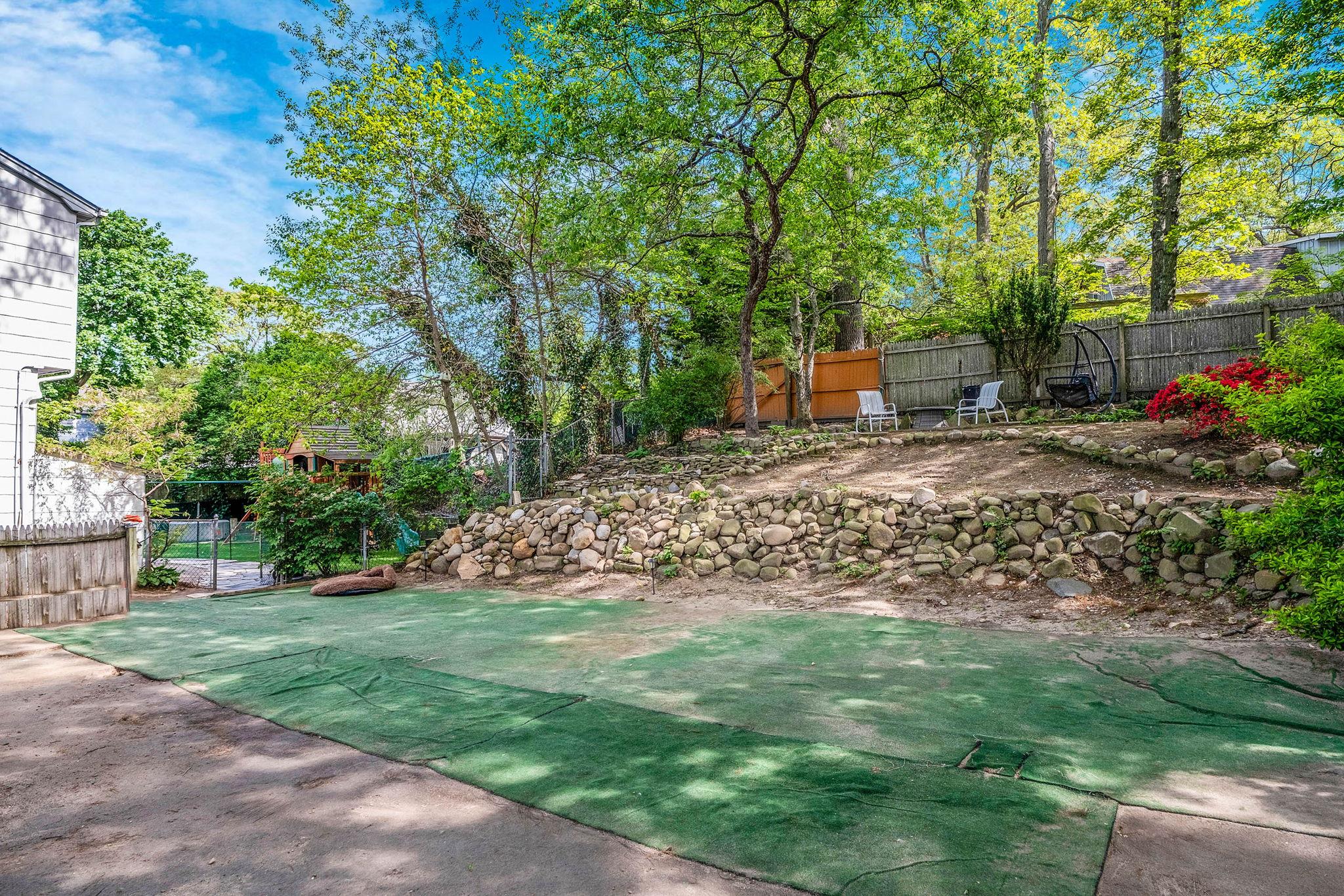 4 Queen Drive, Sound Beach, New York image 2