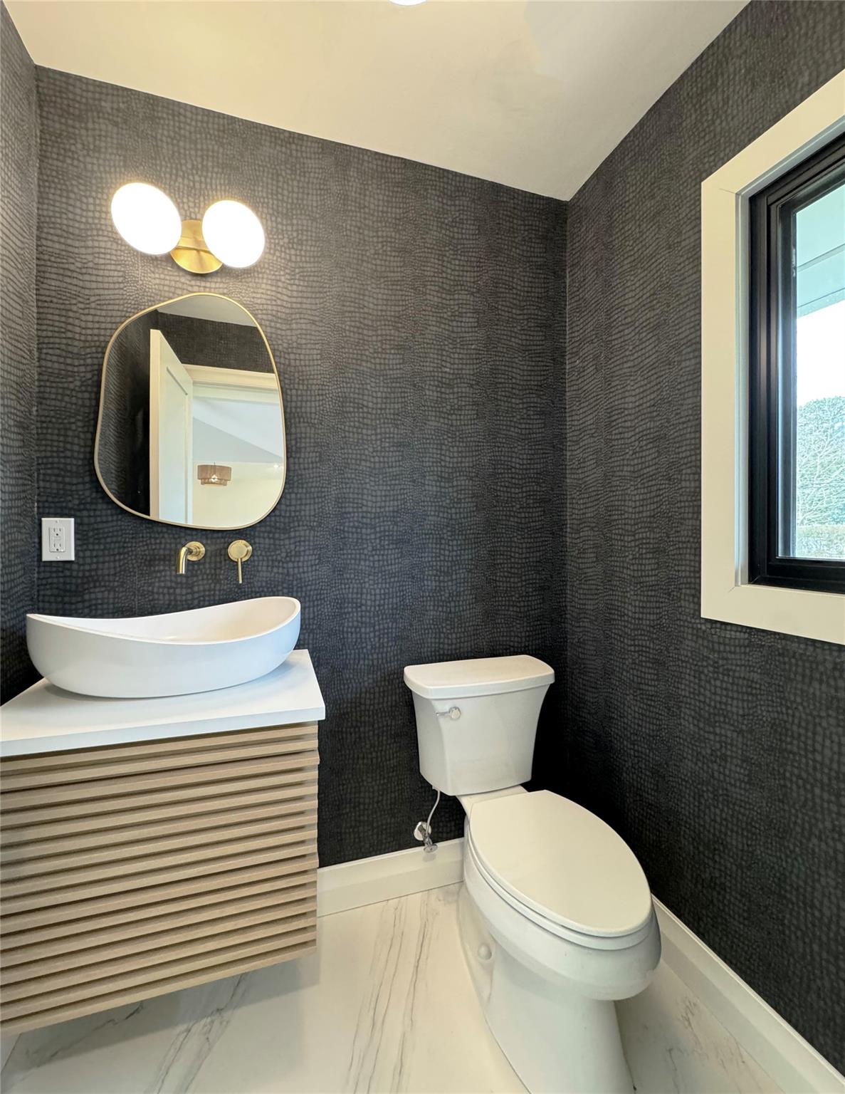 10 Lenape Road, Southampton, New York image 3
