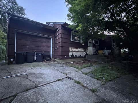 Homes For Sale - 5 Steven Street<br/> Plainview, NY 11803