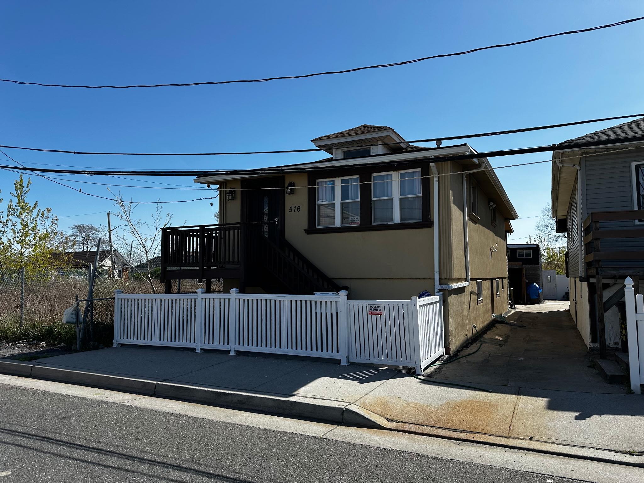 45th Street, Far Rockaway, Queens, NY - 2 Bedrooms  
2 Bathrooms  
6 Rooms - 