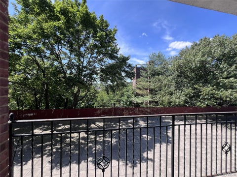 Homes For Sale - 280 Collins Avenue #2B<br/> Westchester County, Fleetwood, NY 10552
