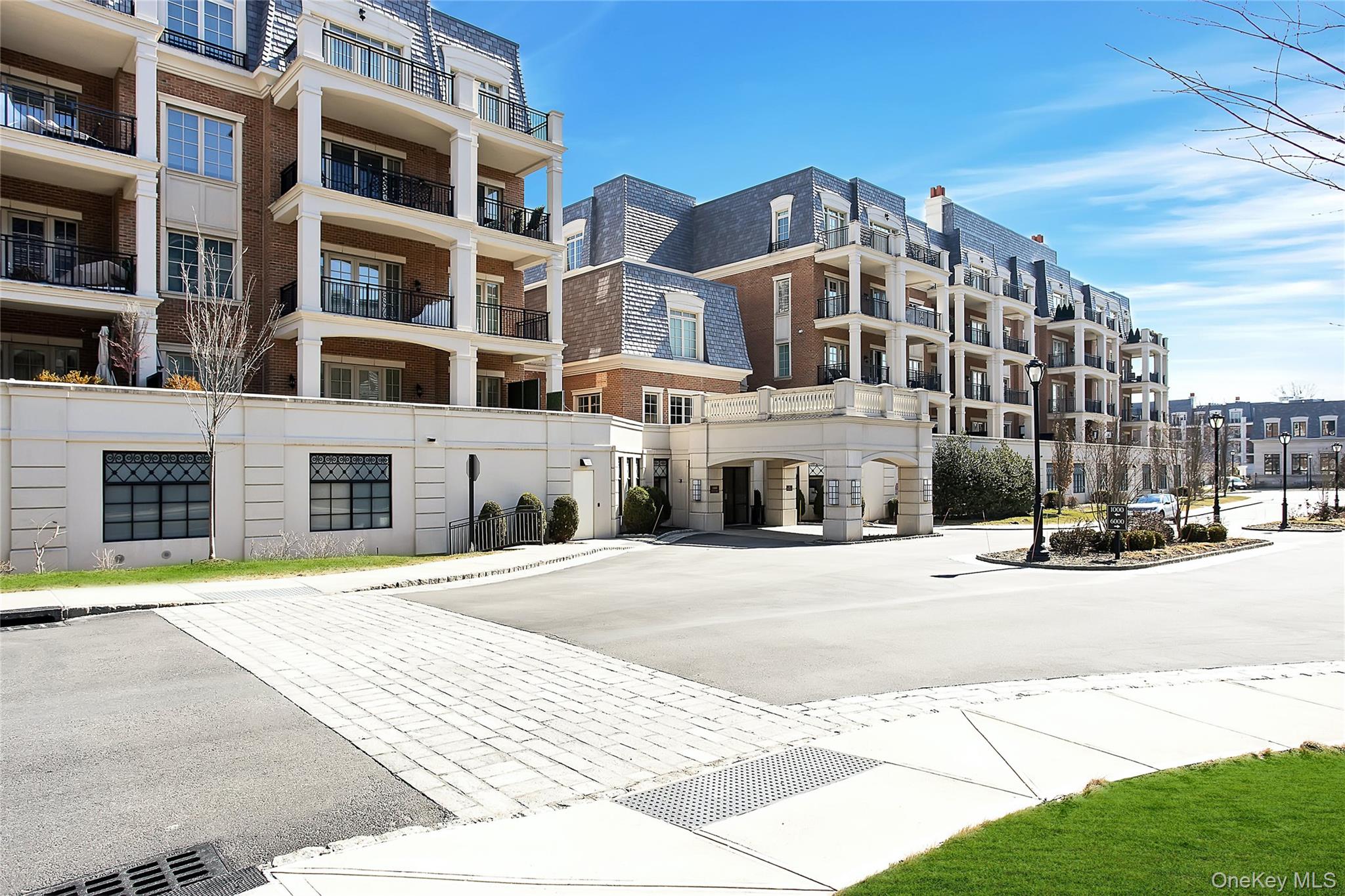 1000 Royal Court 1105