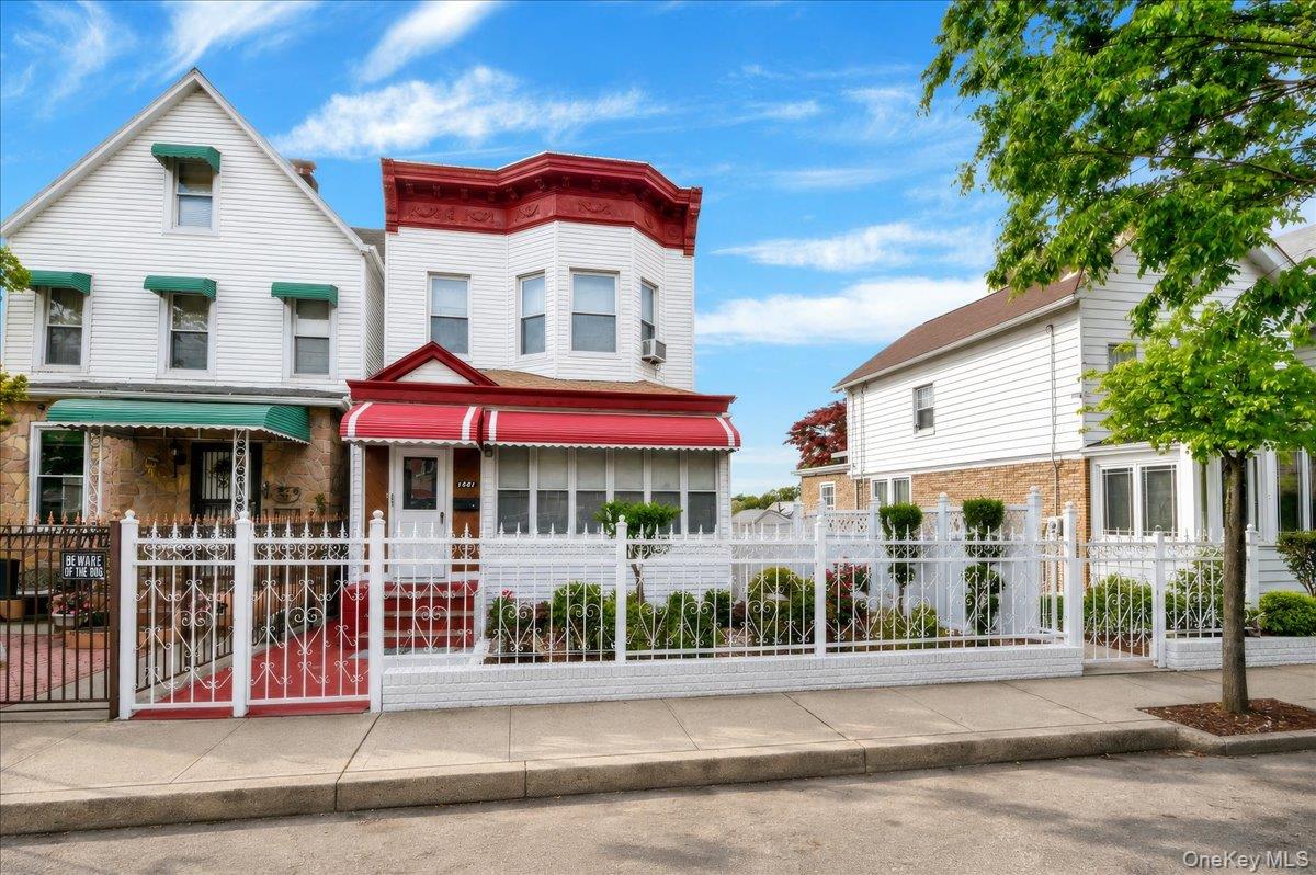 4521 Carpenter Avenue