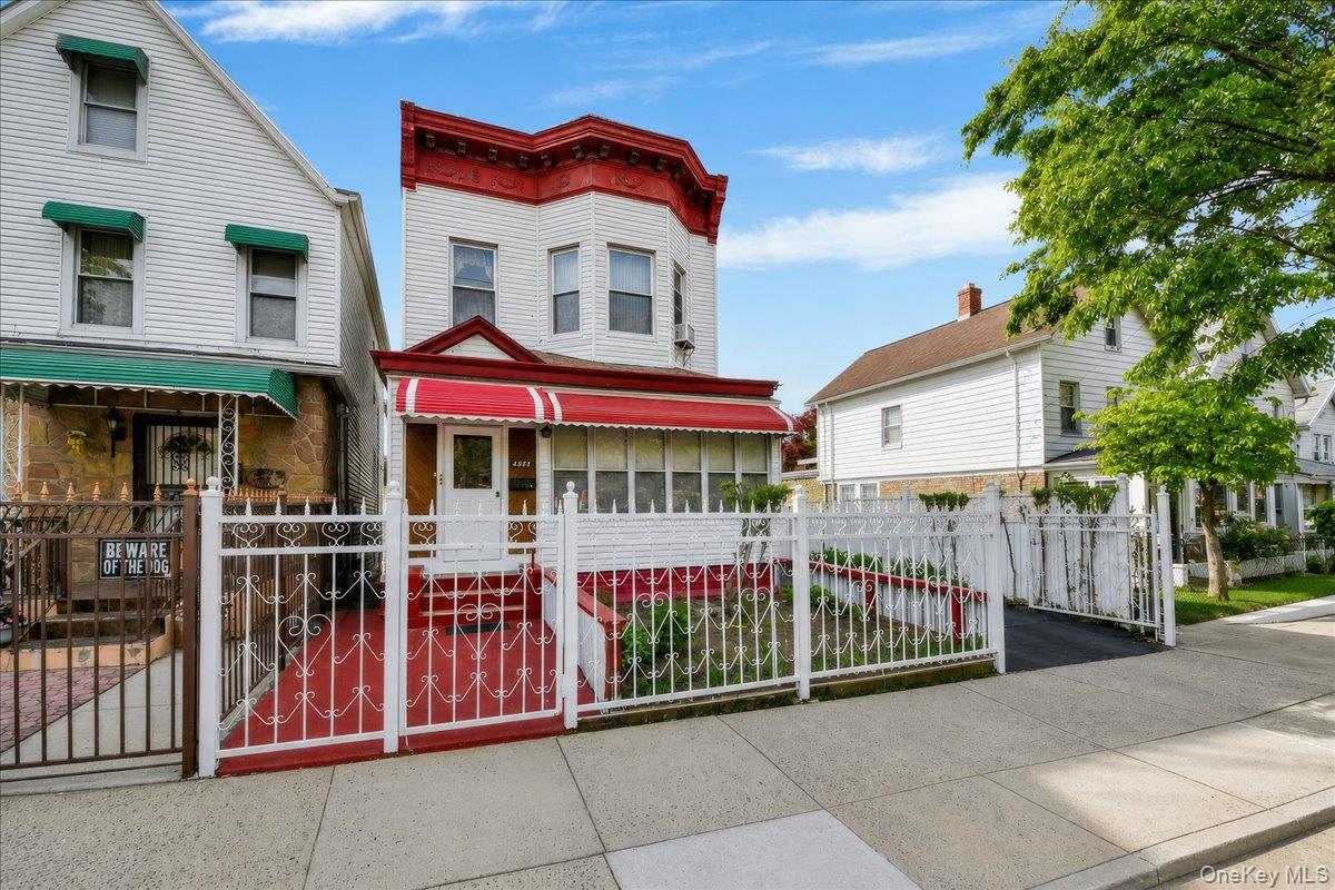 4521 Carpenter Avenue