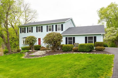 Homes For Sale - 5 Rolling Green Lane<br/> Wappingers Falls, NY 12590