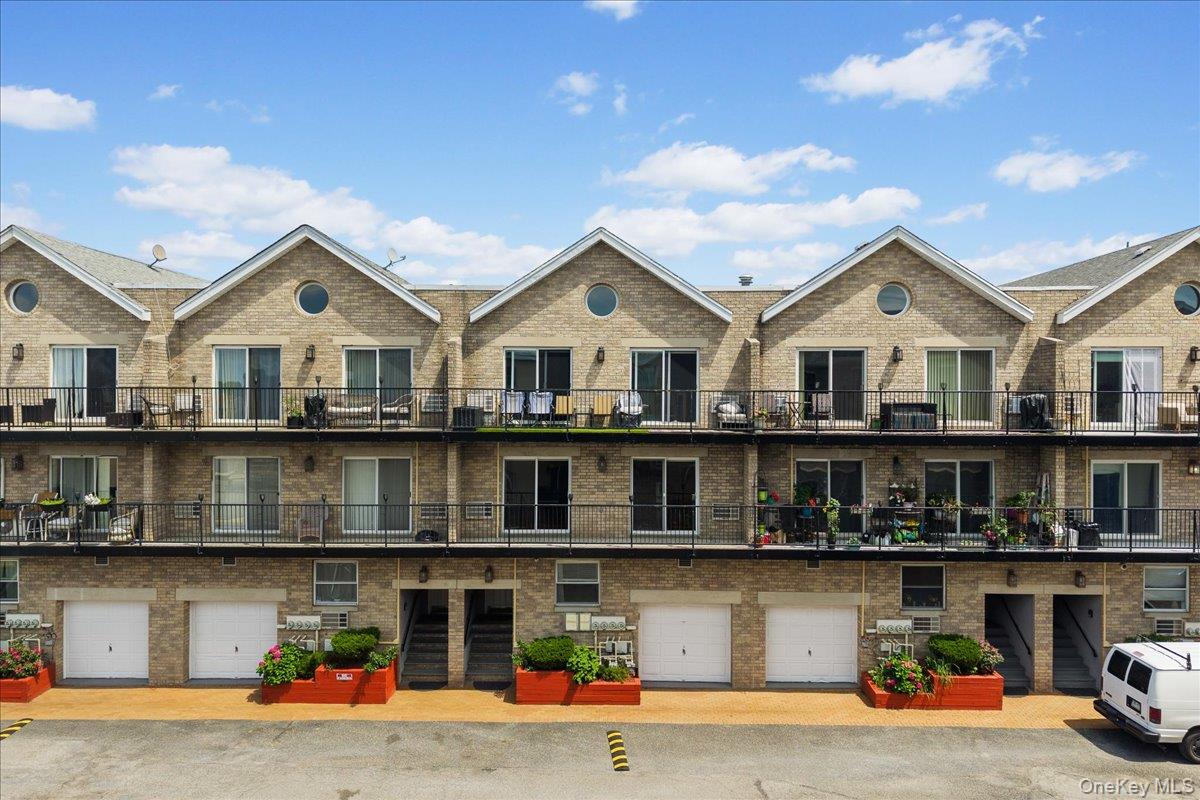 10 Pennyfield Avenue 8B