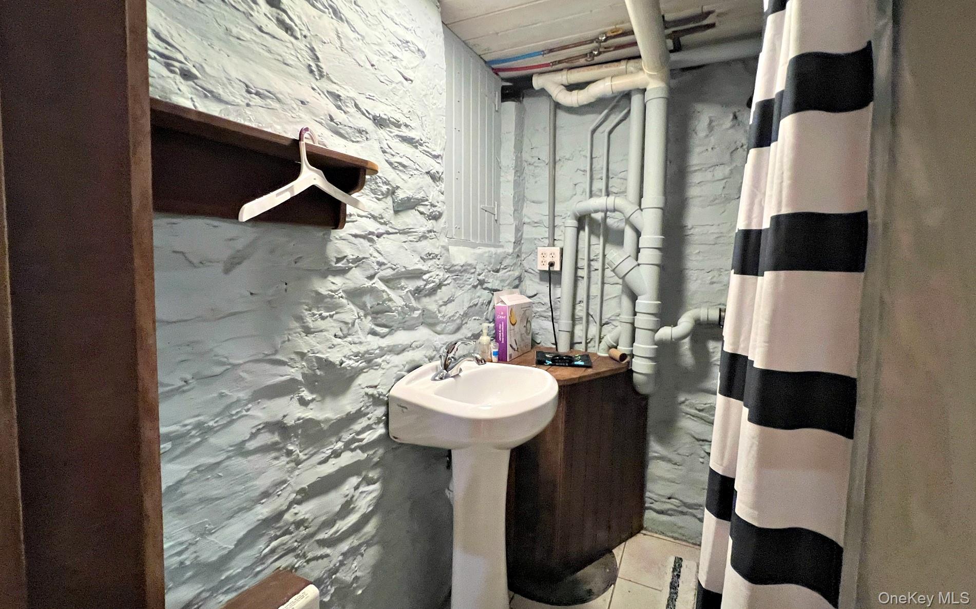 Staatsburg, New York 12580, United States, 3 Bedrooms Bedrooms, ,2 BathroomsBathrooms,Residential,Active,253334