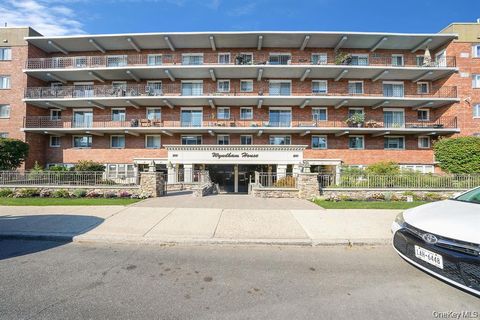 200 Atlantic Avenue Unit 331, Lynbrook, NY 11563 - MLS#: 948022