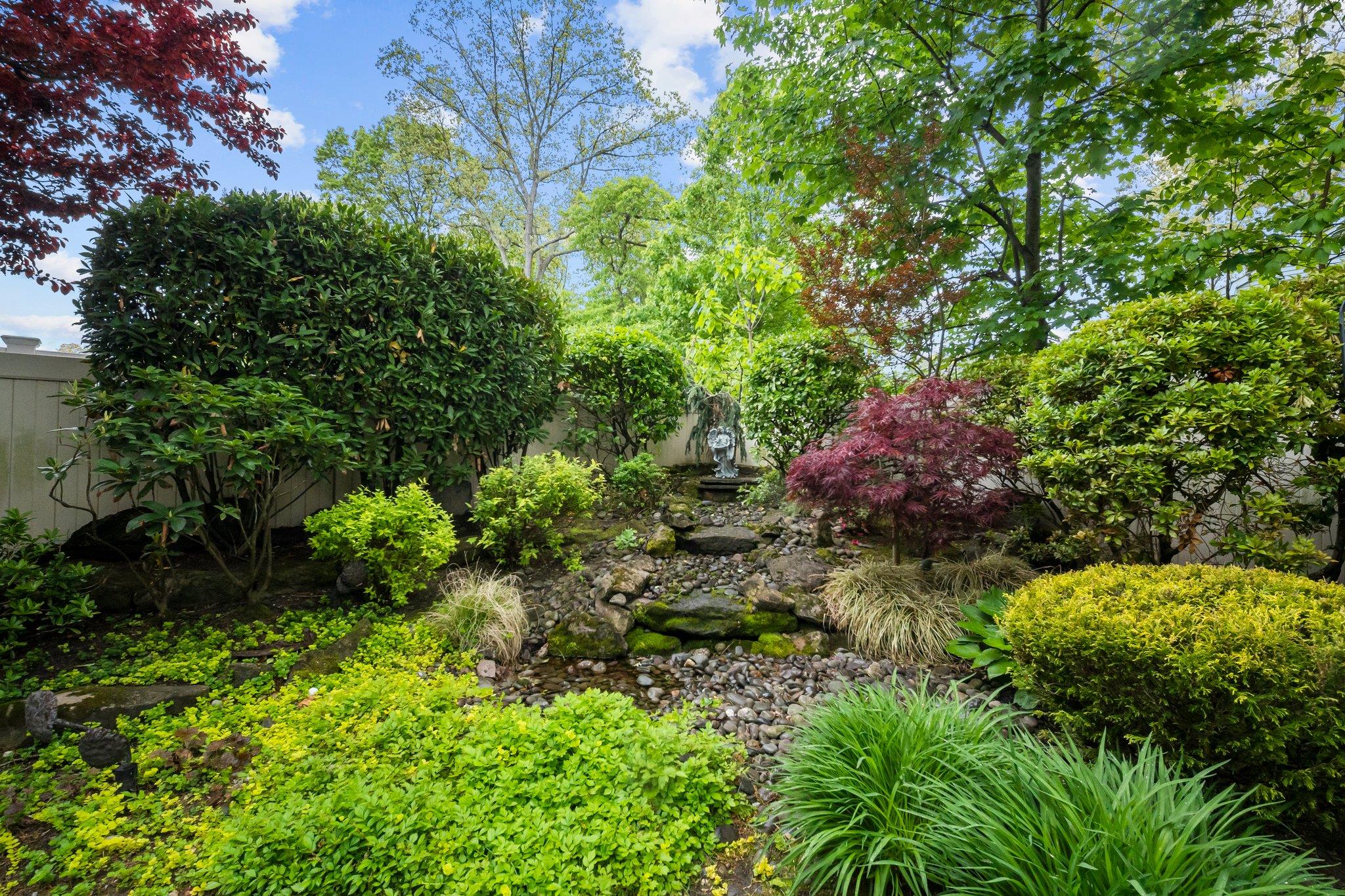 1620 East Drive, Merrick, New York image 34