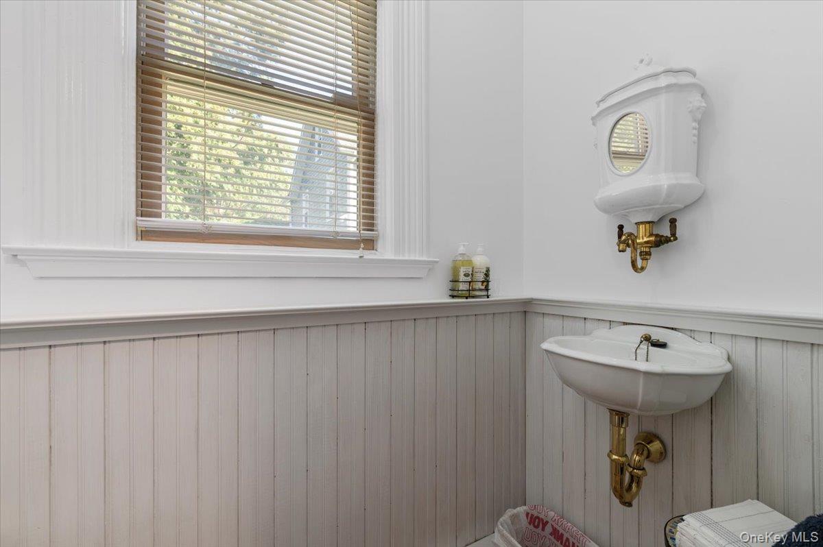 Sea Cliff, New York 11579, United States, 3 Bedrooms Bedrooms, ,2 BathroomsBathrooms,Residential,Active,224400