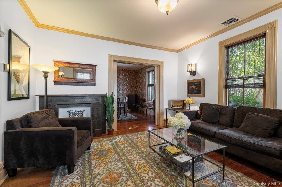 Sea Cliff, New York 11579, United States, 3 Bedrooms Bedrooms, ,2 BathroomsBathrooms,Residential,Active,224400