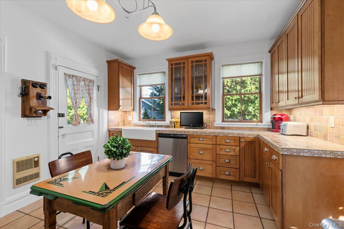 Sea Cliff, New York 11579, United States, 3 Bedrooms Bedrooms, ,2 BathroomsBathrooms,Residential,Active,224400