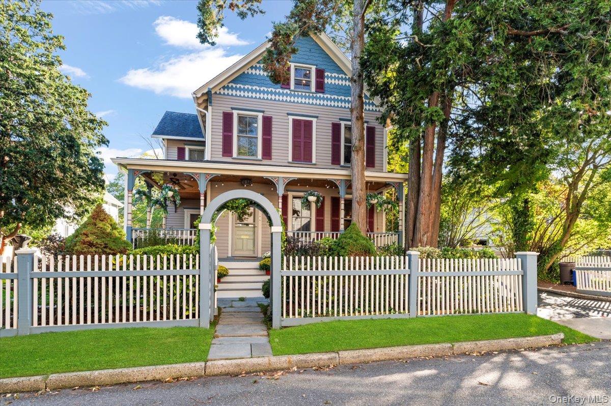 Sea Cliff, New York 11579, United States, 3 Bedrooms Bedrooms, ,2 BathroomsBathrooms,Residential,Active,224400