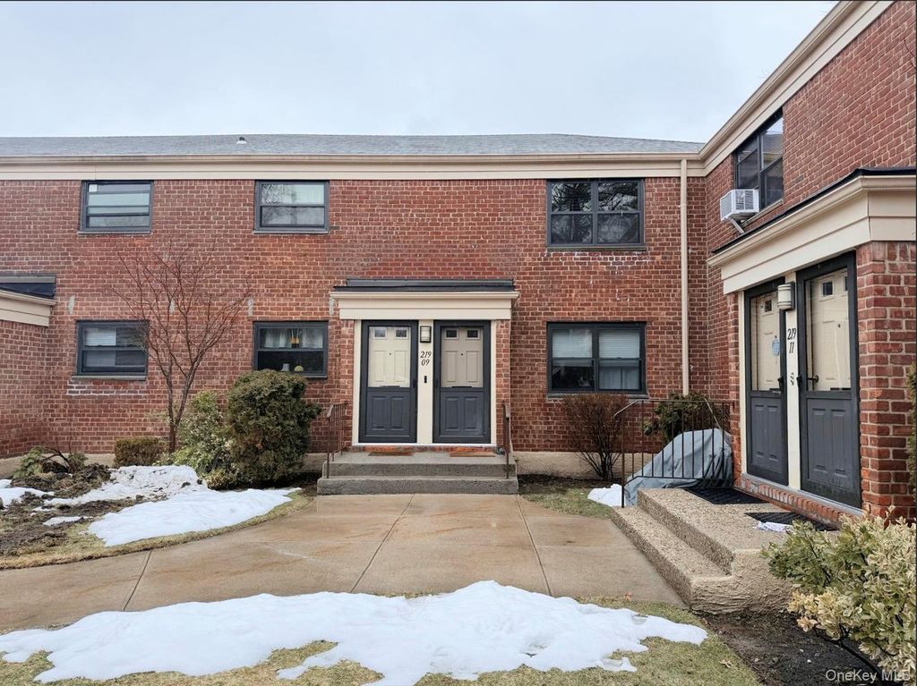 Photo of 21909 74th Avenue #446B2, Oakland Gardens, NY 11364 (MLS # 968106)