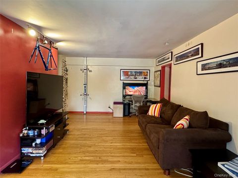 Photo of 65-45 Yellowstone Boulevard #2A, Forest Hills, NY 11375 (MLS # 926327)