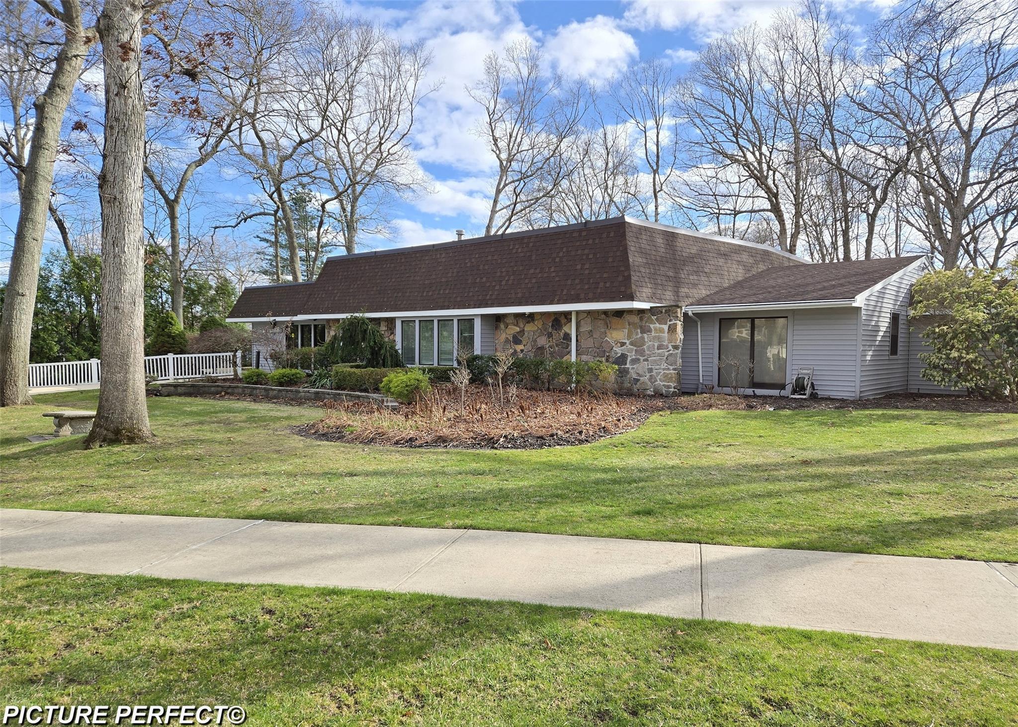 562 Stratford Lane, Ridge, New York image 19