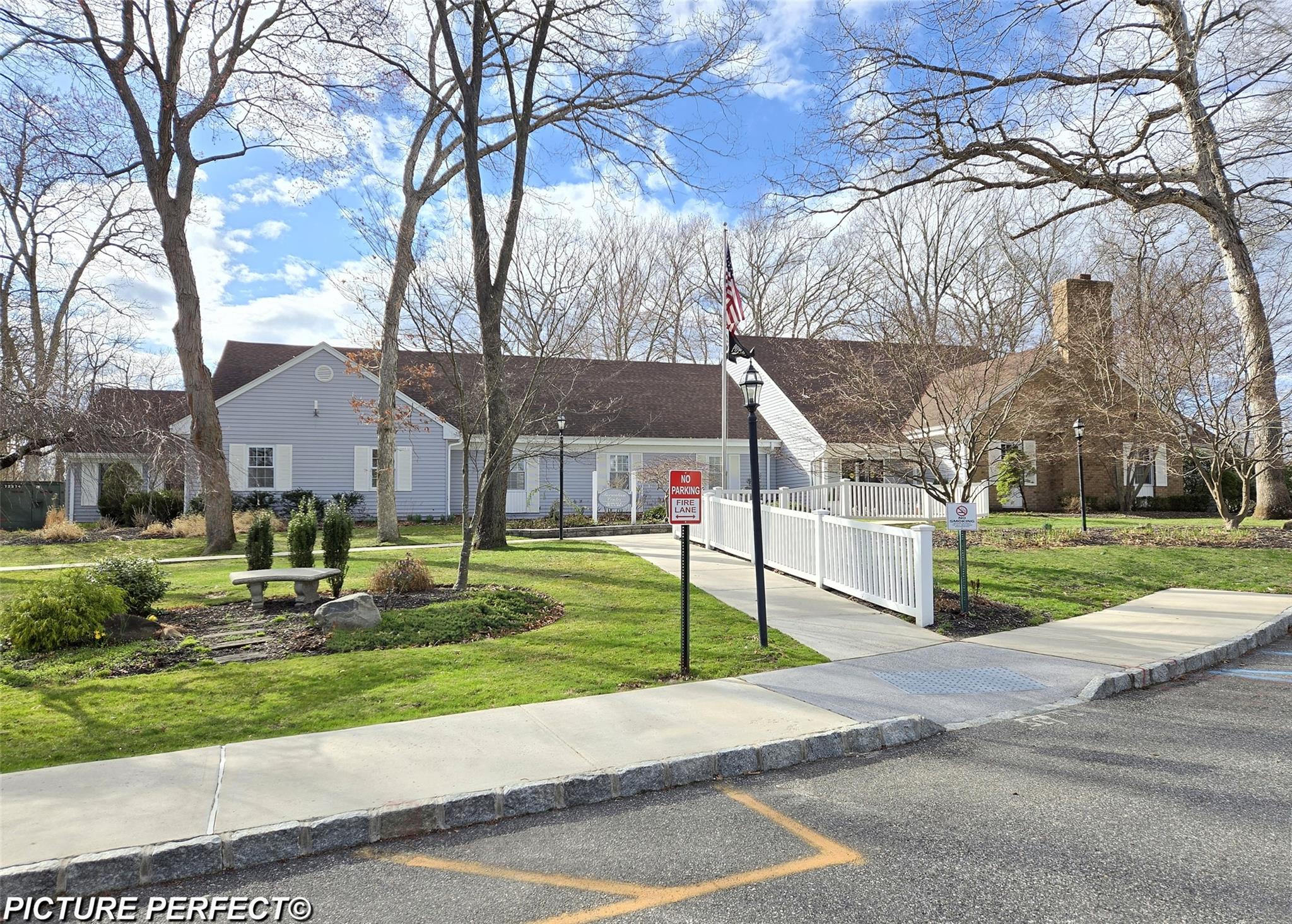 562 Stratford Lane, Ridge, New York image 18
