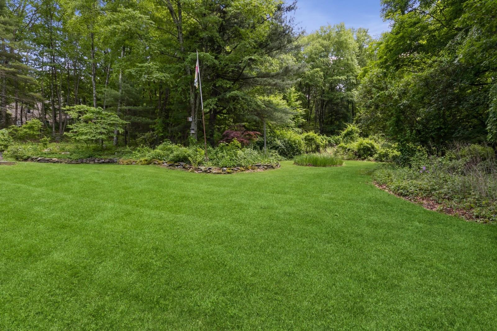 Carmel, New York 10512, United States, 5 Bedrooms Bedrooms, ,4 BathroomsBathrooms,Residential,Active,146101