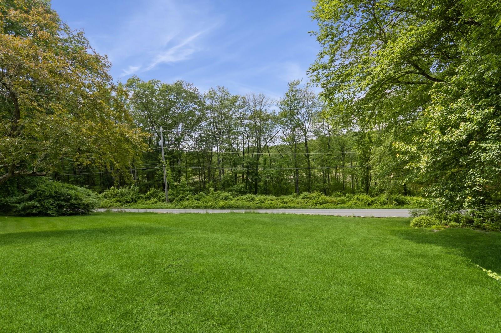 Carmel, New York 10512, United States, 5 Bedrooms Bedrooms, ,4 BathroomsBathrooms,Residential,Active,146101