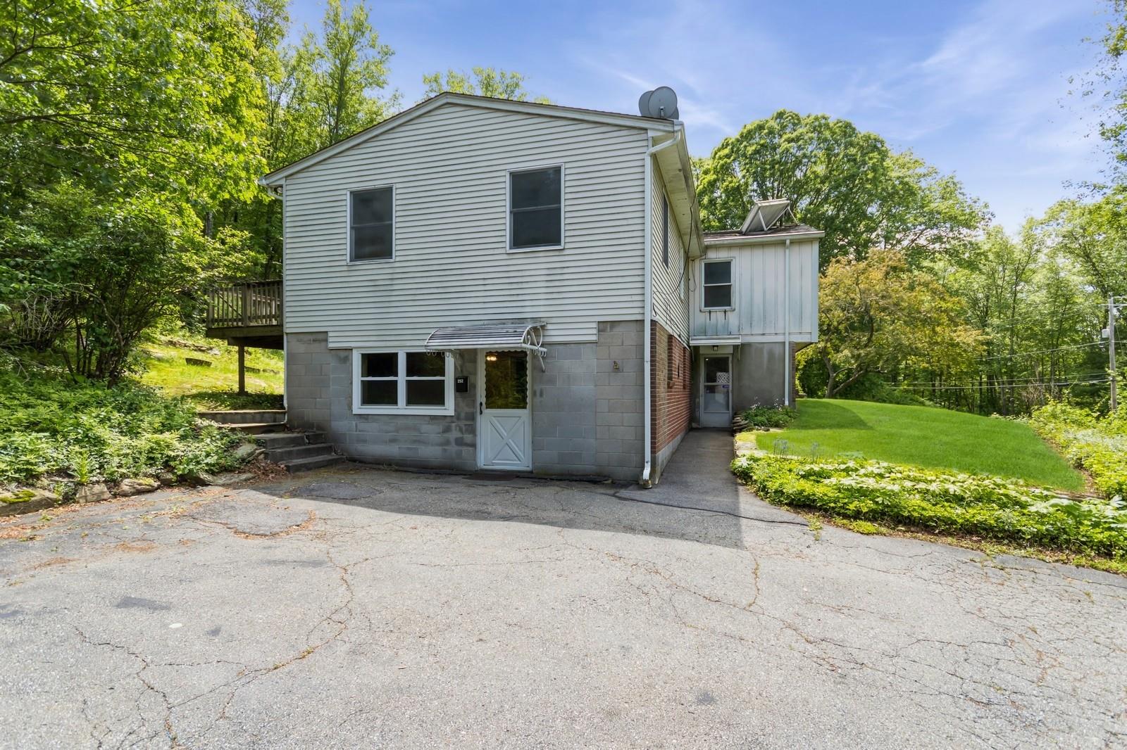 Carmel, New York 10512, United States, 5 Bedrooms Bedrooms, ,4 BathroomsBathrooms,Residential,Active,146101